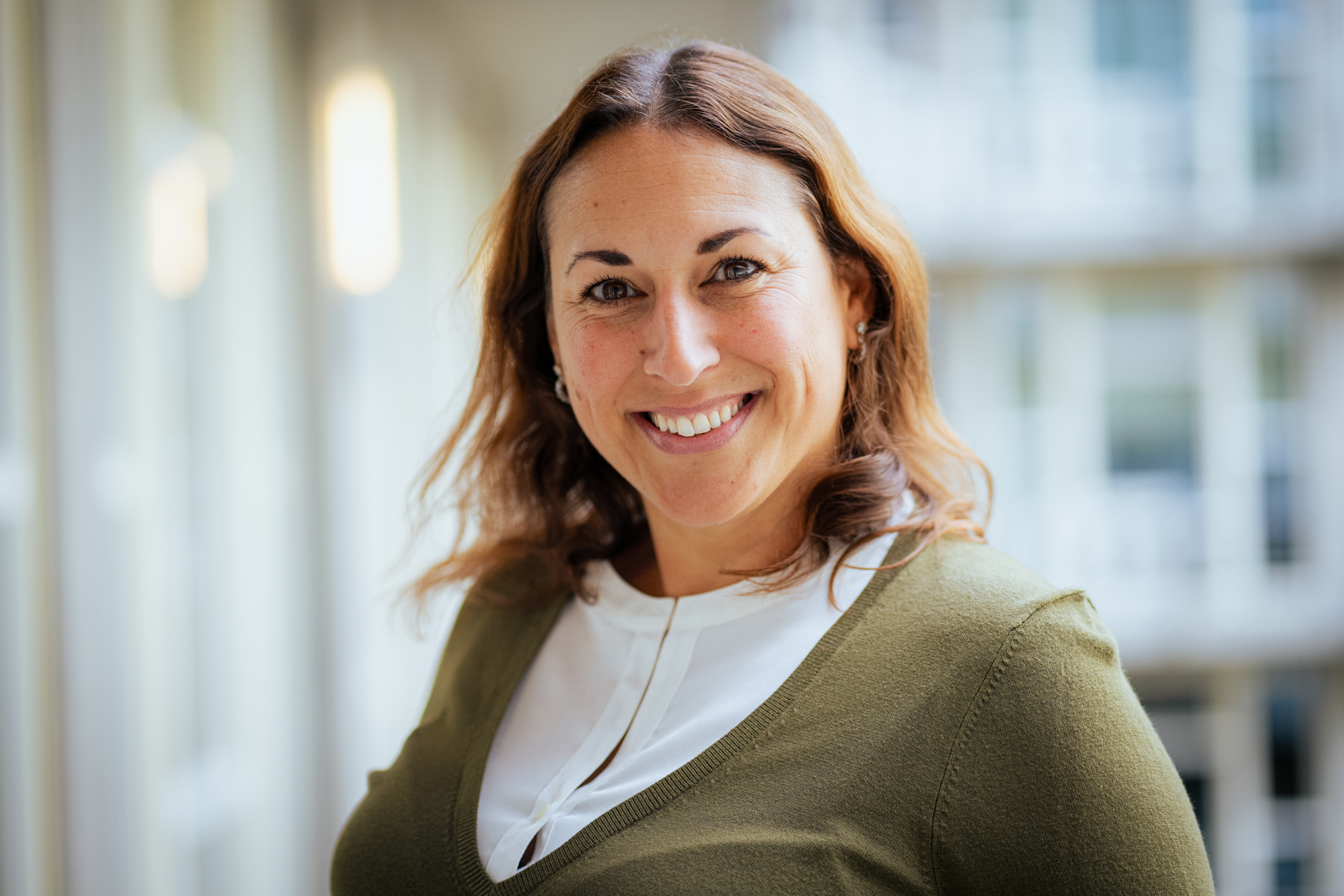 Portretfoto Monique, gecertificeerd coach en ervaringsdeskundige.